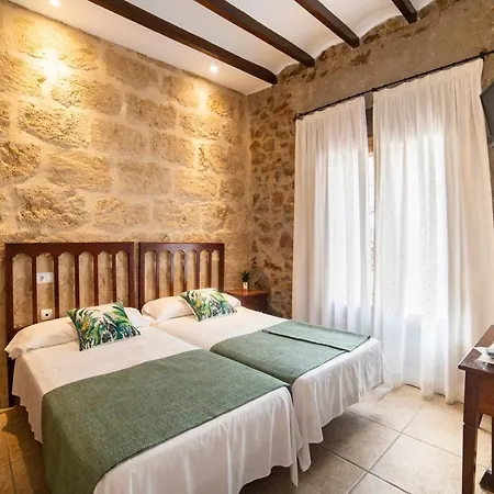 Tres Molins Hostel