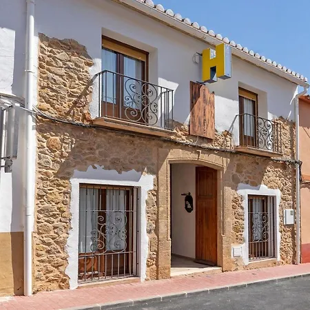 Tres Molins Hostel