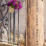 Tres Molins Hostel *
